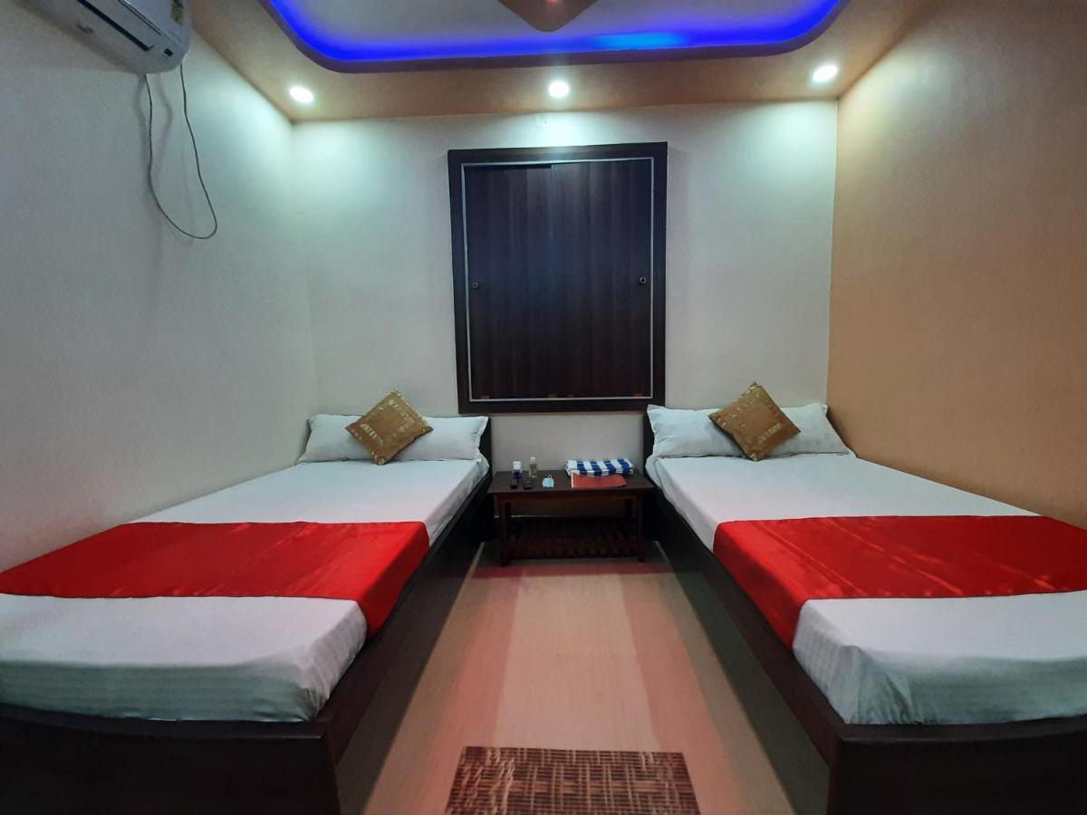 Hotel Shakuntla Palace - 400 Meters Away From Vishnu Pad Temple 7 Mins Walk Gaya Exterior photo
