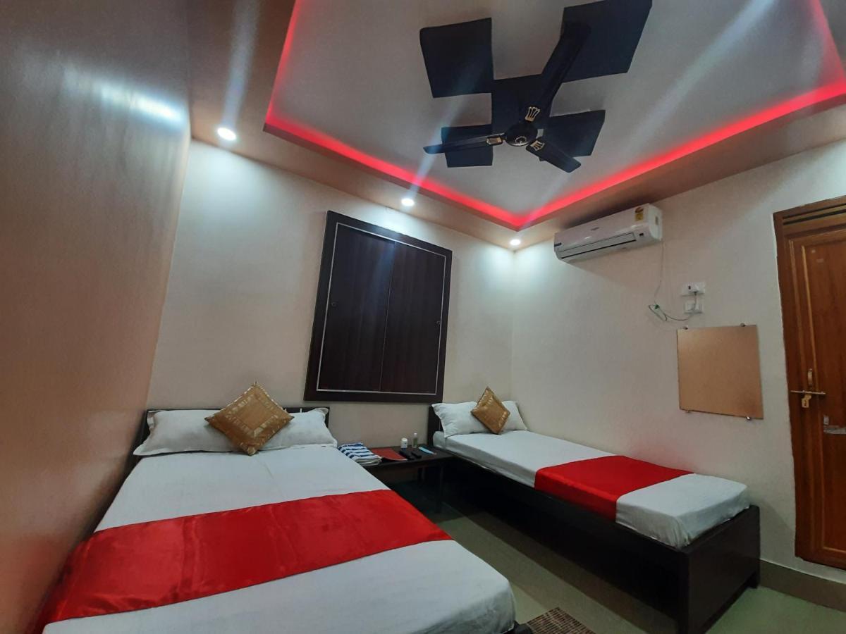 Hotel Shakuntla Palace - 400 Meters Away From Vishnu Pad Temple 7 Mins Walk Gaya Exterior photo