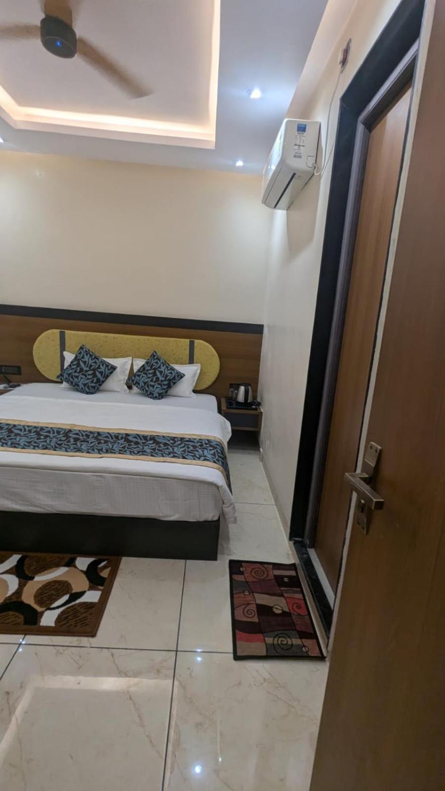 Hotel Shakuntla Palace - 400 Meters Away From Vishnu Pad Temple 7 Mins Walk Gaya Exterior photo