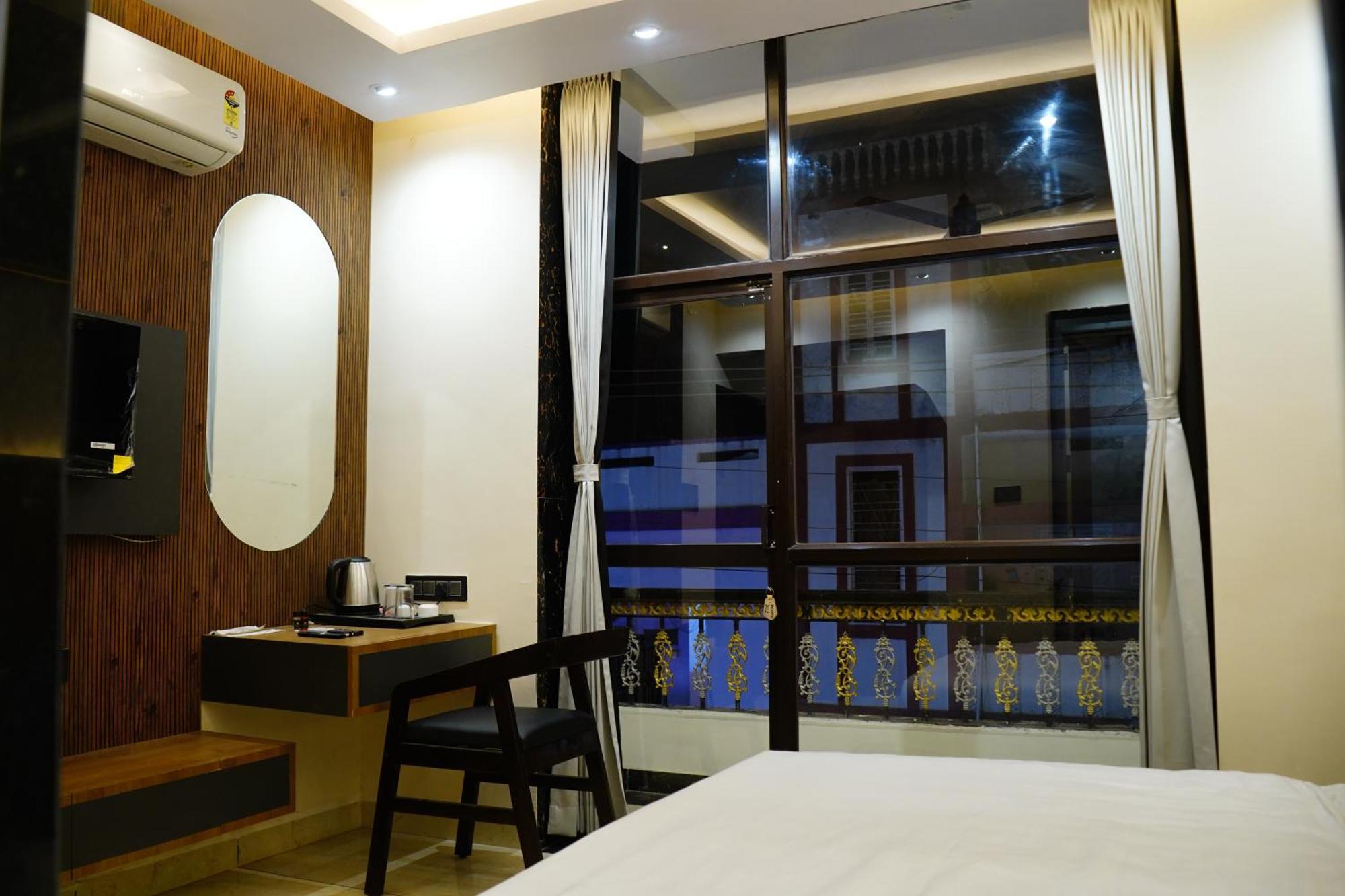 Hotel Shakuntla Palace - 400 Meters Away From Vishnu Pad Temple 7 Mins Walk Gaya Exterior photo