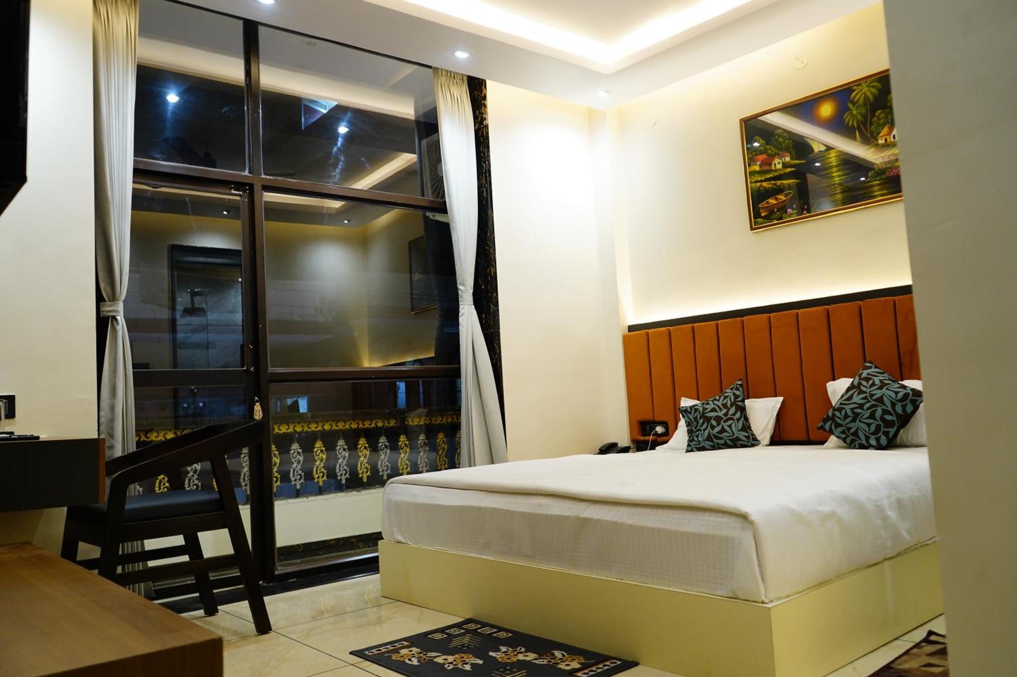 Hotel Shakuntla Palace - 400 Meters Away From Vishnu Pad Temple 7 Mins Walk Gaya Exterior photo
