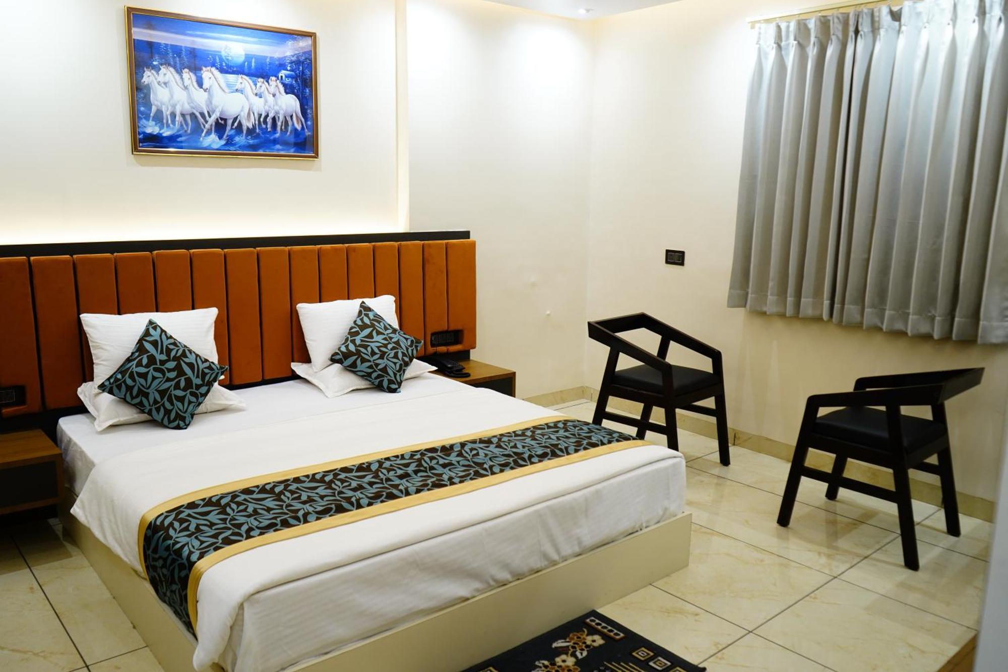 Hotel Shakuntla Palace - 400 Meters Away From Vishnu Pad Temple 7 Mins Walk Gaya Exterior photo