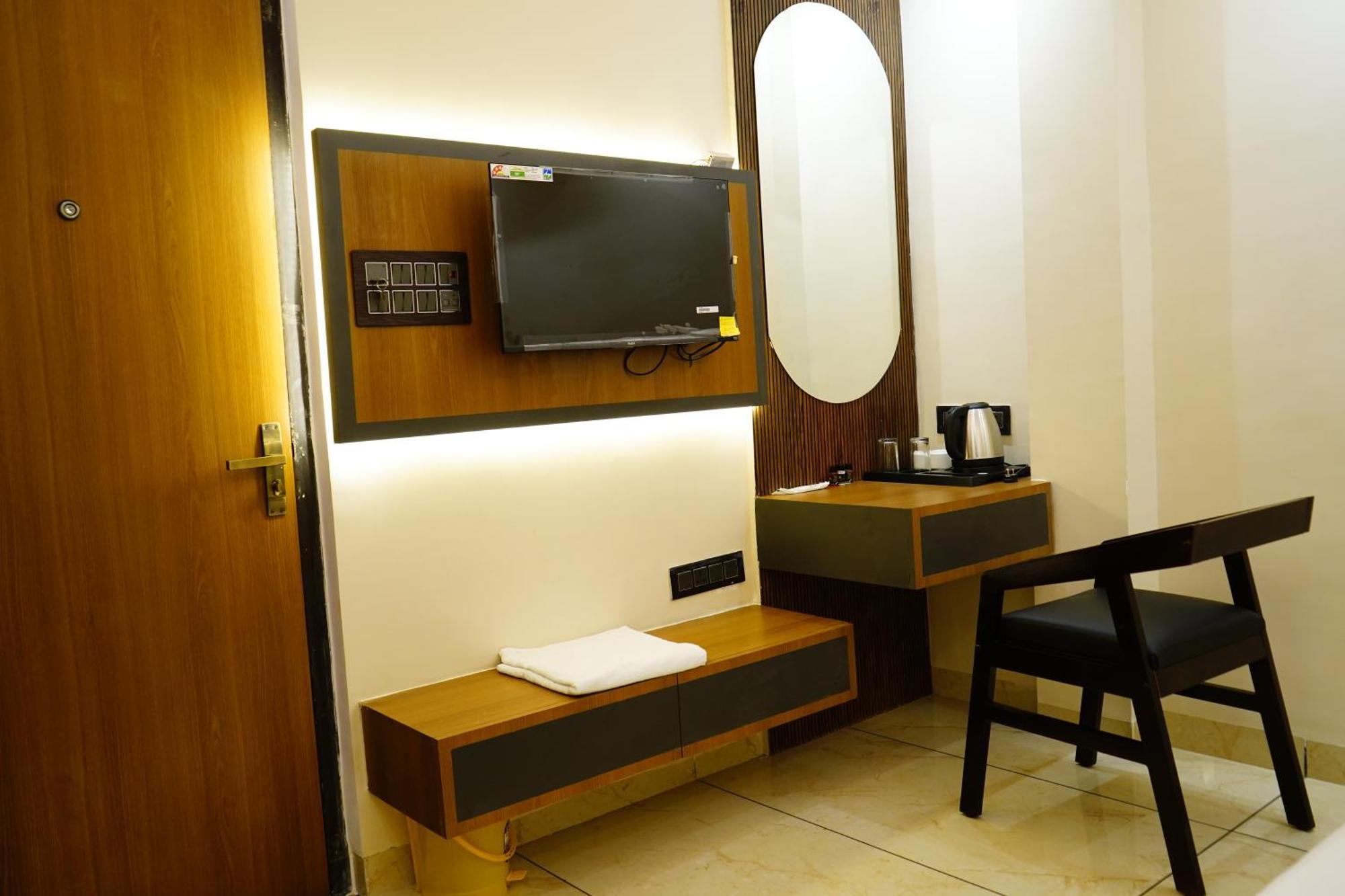Hotel Shakuntla Palace - 400 Meters Away From Vishnu Pad Temple 7 Mins Walk Gaya Exterior photo