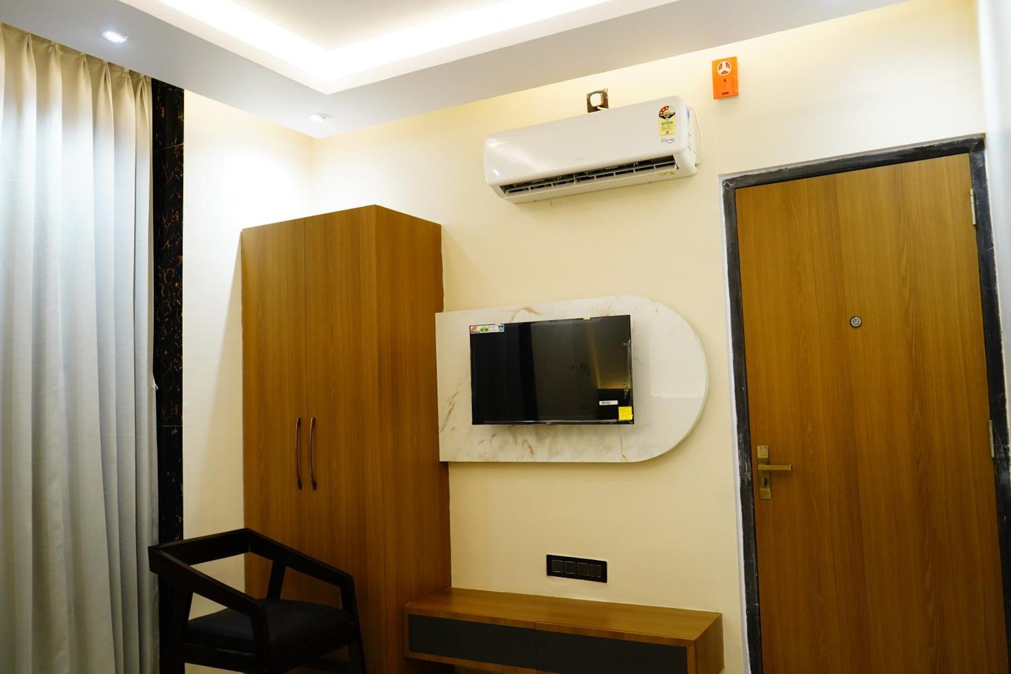 Hotel Shakuntla Palace - 400 Meters Away From Vishnu Pad Temple 7 Mins Walk Gaya Exterior photo