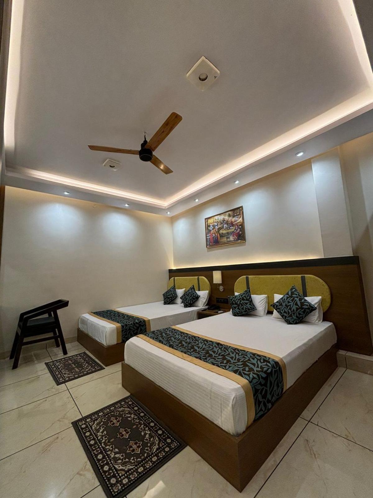Hotel Shakuntla Palace - 400 Meters Away From Vishnu Pad Temple 7 Mins Walk Gaya Exterior photo